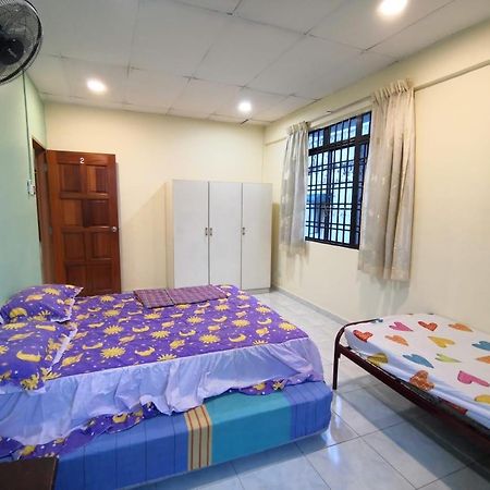 Cosy Homestay Ulu Tiram Exterior photo